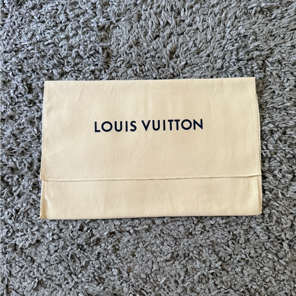 Louis Vuitton - Medium Dust Bag